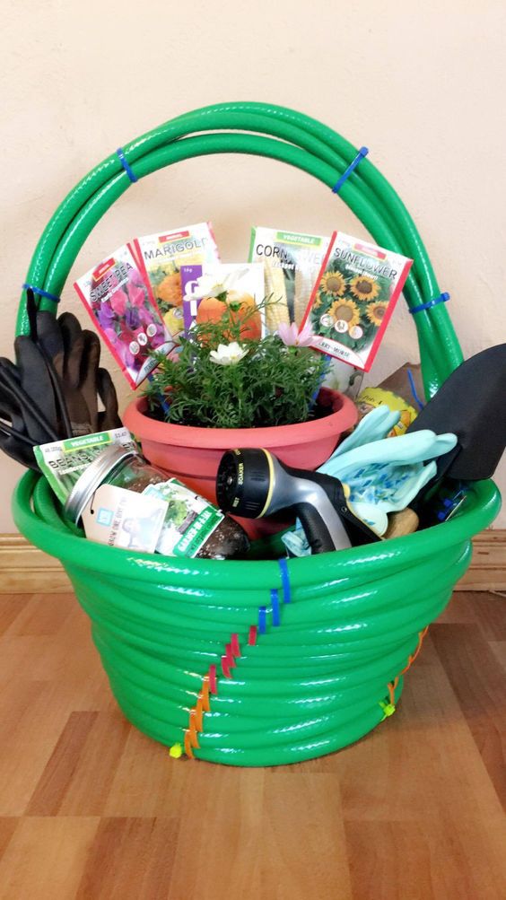 do-it-yourself-gift-baskets-ideas-for-all-occasions-perfect-for-christmas-birthday-or-anytime-cute-idea-for-a-gardening-lover-or-new-homeowner-ho